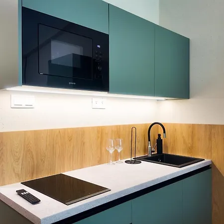 Axiom - Nova 4 Apartment